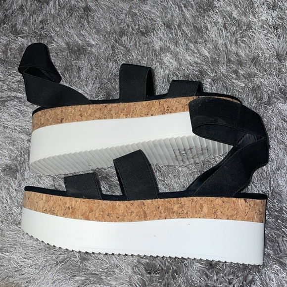 Steve Madden platform sandal size 9 - Picture 4 of 4